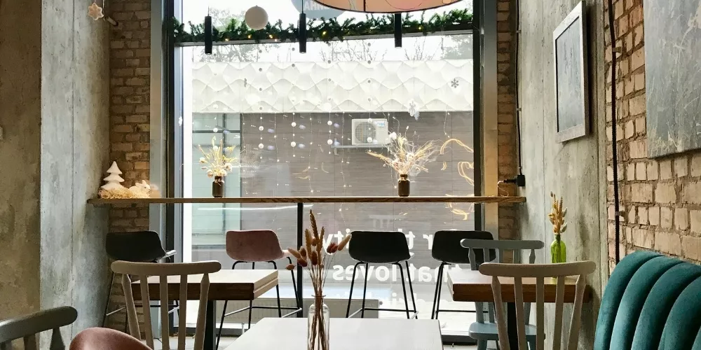 Heavy Duty Car Phone Holder With Strong Grip For Rough Roads