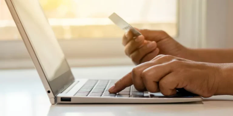 Cute Aesthetic Phone Case For Teenage Girls With Secure Grip And Shock Protection