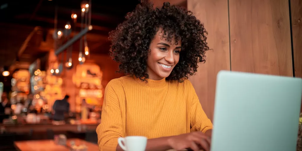 Handheld Vegetable Chopper For Quick Salad Preparation At Home