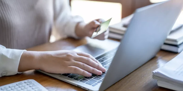 Compact Refrigerator For Small Apartments With Minimal Electricity Consumption